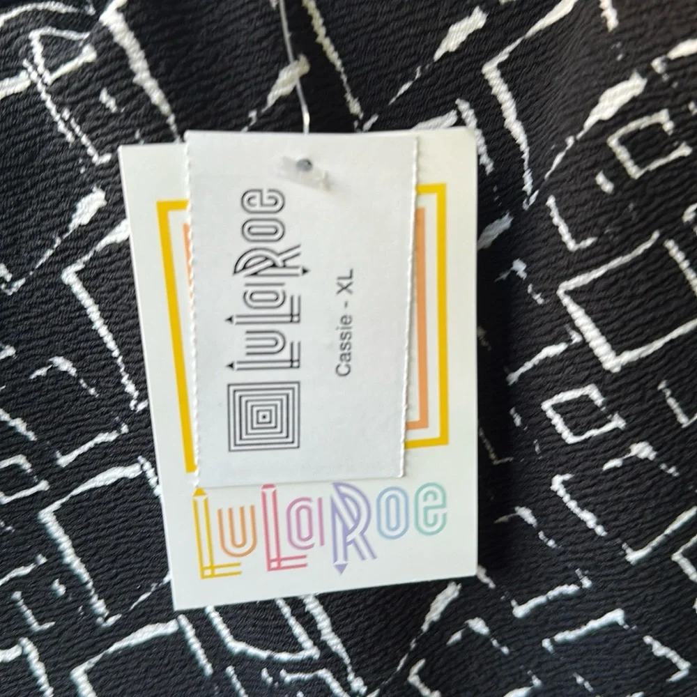 LuLaRoe Cassie Black‎ White Pencil Skirt Knee Geometric Diamond Womens XL NWT
